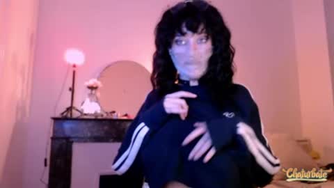 Snapshot of bleu_belladone chatting on 03-05-25, 08:21 Cassandre online show from 03-05-25, 08:21