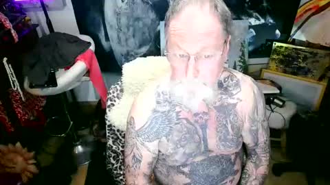 blindsurfer780299 online show from 10-12-25, 05:06