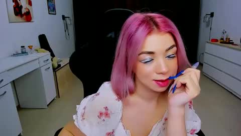 Nicole online show from 12-04-24, 07:17