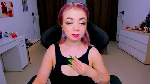 Nicole online show from 01-14-25, 03:53