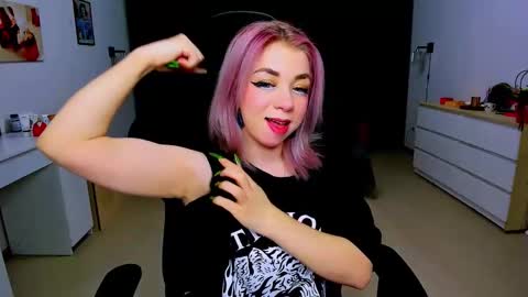 Nicole online show from 01-20-25, 02:14