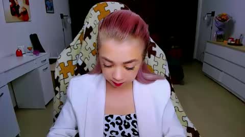 Nicole online show from 02-07-25, 06:35