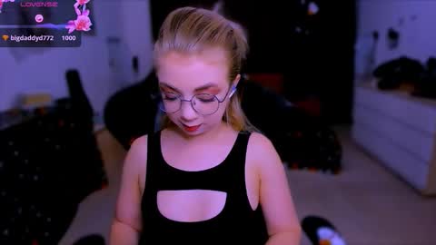 Nicole online show from 11-12-25, 05:30