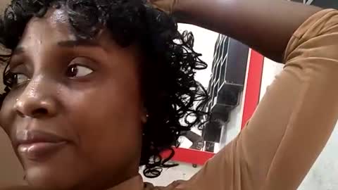 Lola online show from 01-20-25, 11:24