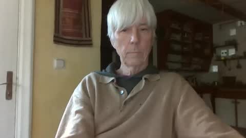 Snapshot of blomkuk chatting on 11-02-25, 12:29 blomkuk online show from 11-02-25, 12:29