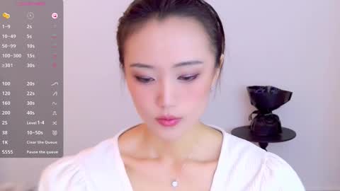 Snapshot of blon_kater chatting on 12-04-25, 03:49 YoYo online show from 12-04-25, 03:49