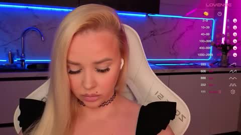 Lana online show from 09-13-25, 09:03