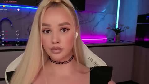 Lana online show from 09-23-25, 11:57