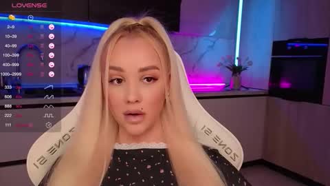 Lana online show from 10-20-25, 07:31