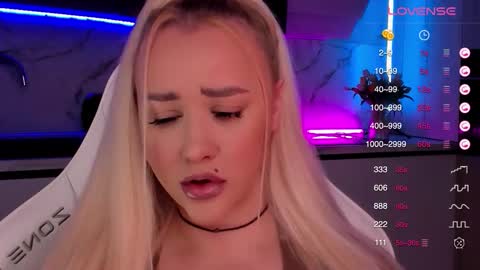 Lana online show from 11-07-25, 02:17