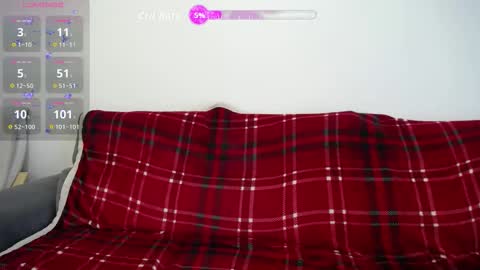 Snapshot of blond_woman chatting on 02-25-26, 10:14 Karina online show from 02-25-26, 10:14