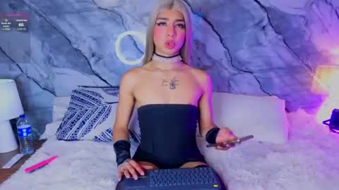 blonde_angelic online show from 07-15-26, 04:29