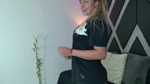 alejandra online show from 06-14-26, 12:19