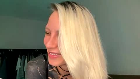 Snapshot of blonde_fuck_couple chatting on 06-19-26, 05:12 blonde_fuck_couple online show from 06-19-26, 05:12