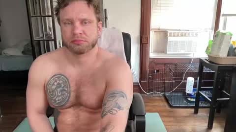 Snapshot of blondebluebear chatting on 01-12-25, 04:08 blondebluebear online show from 01-12-25, 04:08