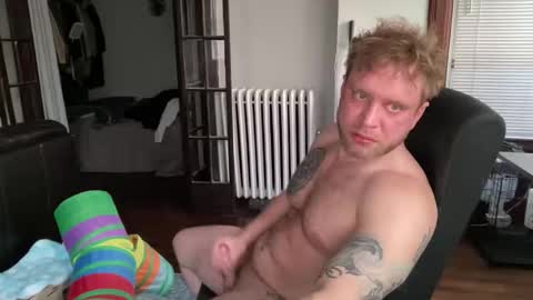 Snapshot of blondebluebear chatting on 02-04-26, 10:04 blondebluebear online show from 02-04-26, 10:04