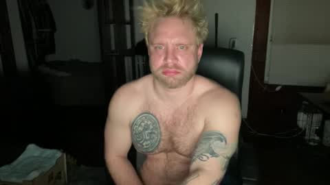 Snapshot of blondebluebear chatting on 02-26-26, 04:11 blondebluebear online show from 02-26-26, 04:11