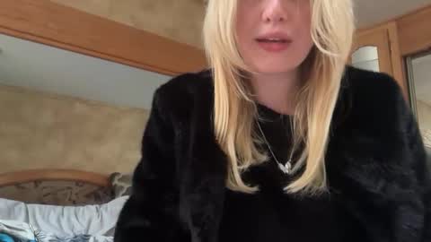 blondebunny999 online show from 01-31-26, 10:41