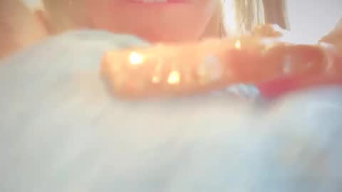 Snapshot of blondebunny999 chatting on 06-08-26, 08:31 blondebunny999 online show from 06-08-26, 08:31