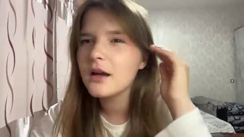 Snapshot of blondellbi chatting on 07-25-26, 01:41 Eva online show from 07-25-26, 01:41