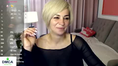 Snapshot of blondemommy_77 chatting on 07-12-26, 03:58 Lola online show from 07-12-26, 03:58