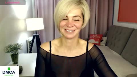 Snapshot of blondemommy_77 chatting on 07-15-26, 05:18 Lola online show from 07-15-26, 05:18