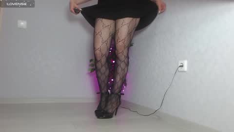 Snapshot of blondiana chatting on 12-05-24, 12:11 Im Di. I smell naked even when Im dressed. online show from 12-05-24, 12:11