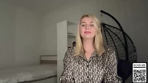Snapshot of blondie_xoxoxo chatting on 06-05-26, 04:24 blondie_xoxoxo online show from 06-05-26, 04:24
