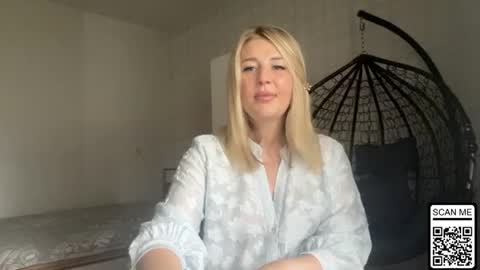 Snapshot of blondie_xoxoxo chatting on 06-14-26, 07:32 blondie_xoxoxo online show from 06-14-26, 07:32