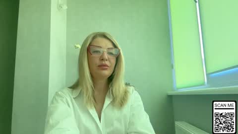 Snapshot of blondie_xoxoxo chatting on 07-19-26, 07:23 blondie_xoxoxo online show from 07-19-26, 07:23