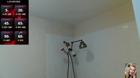 Snapshot of blondiebubblebooty chatting on 07-11-26, 12:02 Bubbles online show from 07-11-26, 12:02