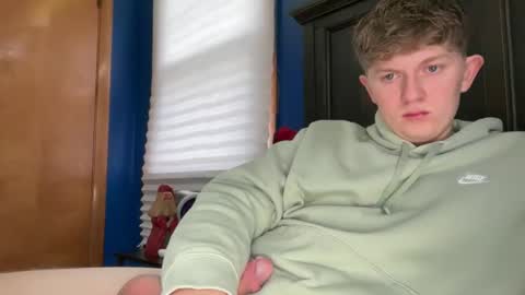 Snapshot of blondiedicks1 chatting on 12-02-25, 02:34 blondiedicks1 online show from 12-02-25, 02:34