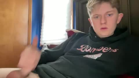 Snapshot of blondiedicks1 chatting on 01-08-26, 06:10 blondiedicks1 online show from 01-08-26, 06:10