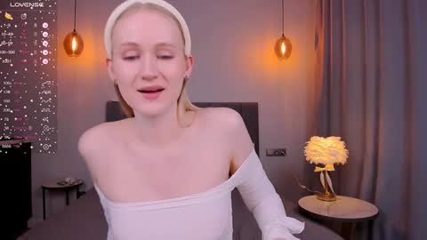 Mia online show from 02-03-25, 03:06