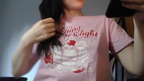 Snapshot of blondyelena chatting on 06-16-26, 06:21 blondyelena online show from 06-16-26, 06:21