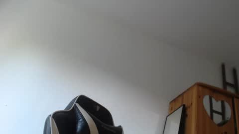 Snapshot of blondyelena chatting on 06-18-26, 05:41 blondyelena online show from 06-18-26, 05:41