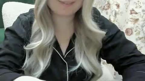 Snapshot of blondymargaret chatting on 02-24-25, 07:52 blondymargaret online show from 02-24-25, 07:52