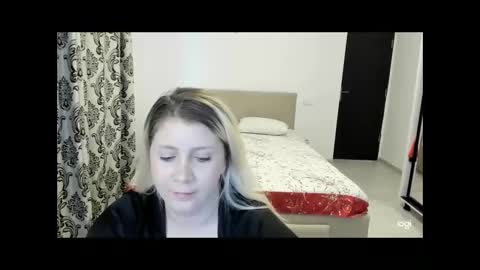 Snapshot of blondysarah chatting on 02-23-26, 02:36 blondysarah online show from 02-23-26, 02:36
