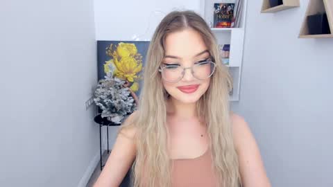 Sophia online show from 01-13-25, 03:36