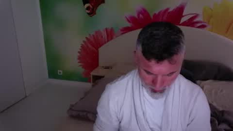 Snapshot of blowmyxxl chatting on 10-18-25, 11:44 Nico online show from 10-18-25, 11:44