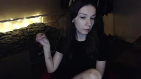 Snapshot of blue__velvet_ chatting on 06-18-26, 10:03 blue__velvet_ online show from 06-18-26, 10:03