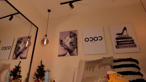 blue_anngel online show from 12-19-25, 02:40