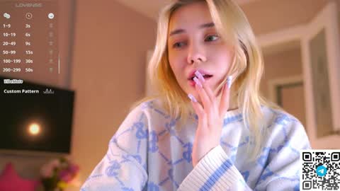 Adeline online show from 04-01-26, 01:41