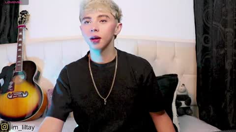 Snapshot of blue_boy_1 chatting on 01-03-25, 01:58 TAY online show from 01-03-25, 01:58