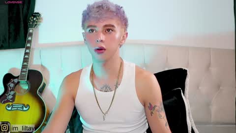 Snapshot of blue_boy_1 chatting on 01-08-25, 01:52 TAY online show from 01-08-25, 01:52