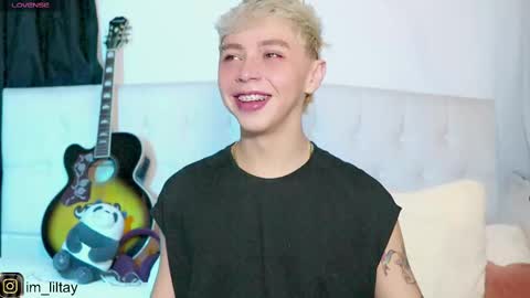 Snapshot of blue_boy_1 chatting on 02-23-25, 11:58 TAY online show from 02-23-25, 11:58