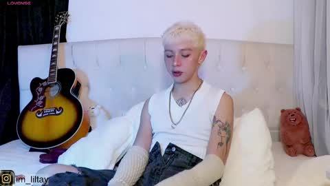 TAY   online show from 03-02-25, 02:41