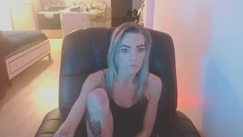 blue eyed foxxxx online show from 03-03-26, 08:31