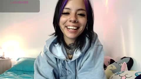 Snapshot of blue_tatuu1 chatting on 12-10-24, 12:28 Alice bleu for friends online show from 12-10-24, 12:28