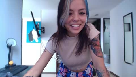 Snapshot of blue_tatuu1 chatting on 11-27-25, 06:43 Alice bleu for friends online show from 11-27-25, 06:43